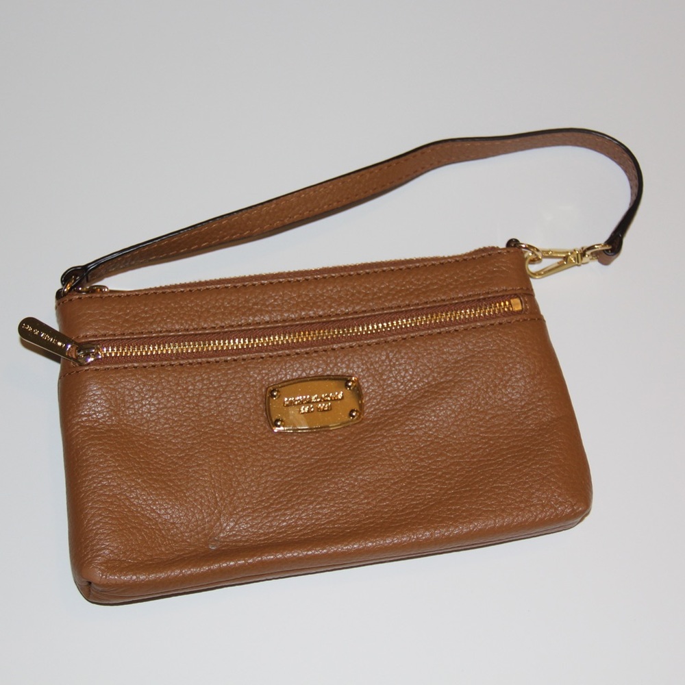 🆕Michael Kors Wristlet